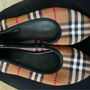 Burberry Women's Checkered Flats - Brown, Black, and White